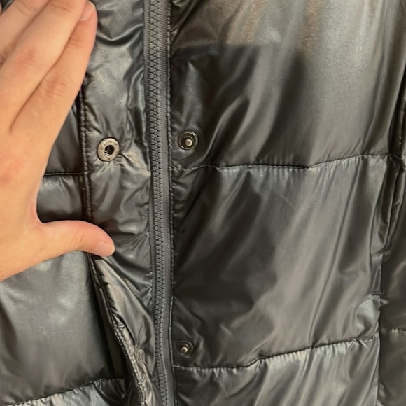 Old Navy metallic grey button up puffer vest size S - Picture 7 of 7